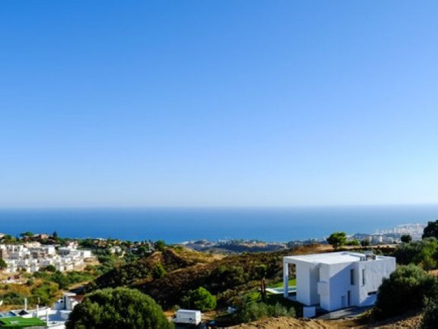  Plot in Mijas
