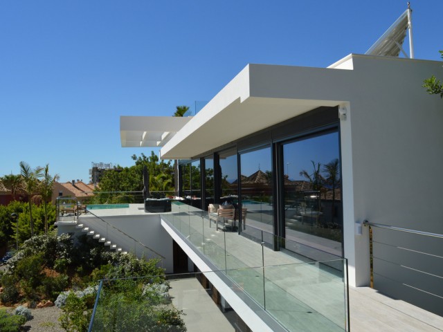 5 Makuuhuoneen Huvila Marbella