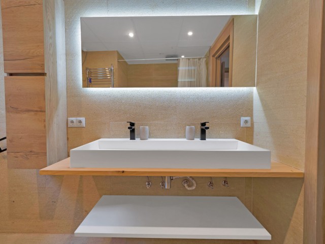 4 Bedrooms Townhouse in The Golden Mile