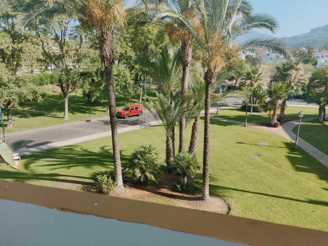 Apartamento con 2 Dormitorios  en Marbella