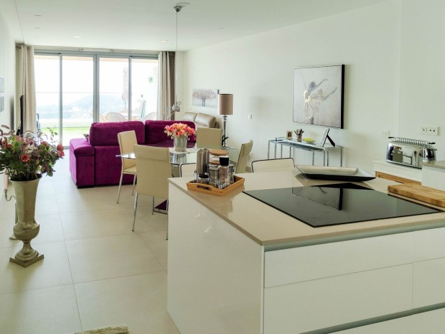 Apartamento con 2 Dormitorios  en Calanova Golf