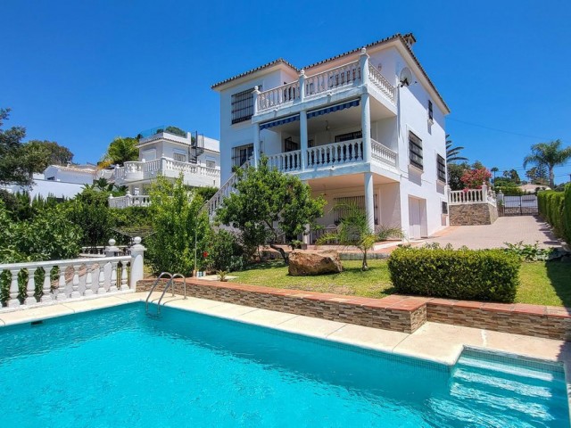 4 Sovrums Villa i Elviria