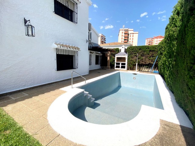Villa con 3 Dormitorios  en Fuengirola