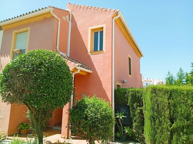 3 Sovrums Villa i Estepona