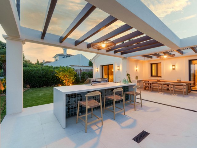 4 Schlafzimmer Villa in Nueva Andalucía