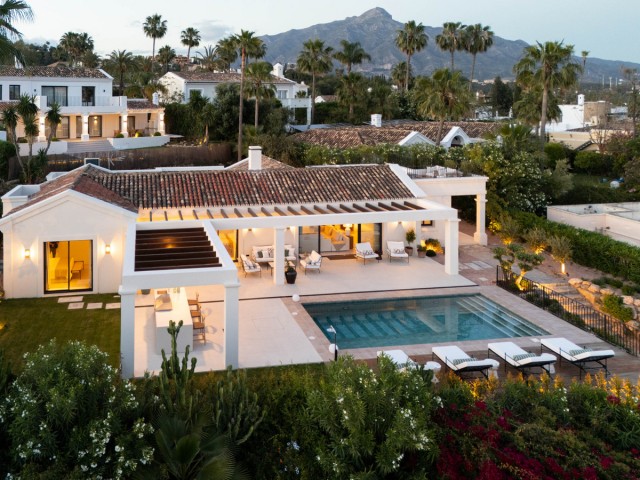 4 Schlafzimmer Villa in Nueva Andalucía