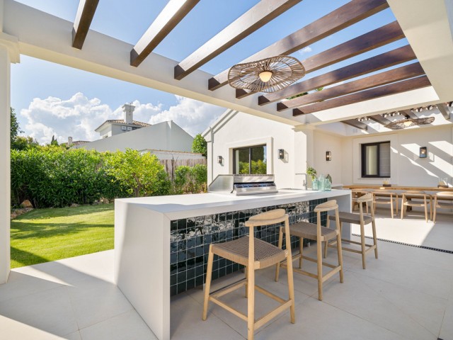 4 Schlafzimmer Villa in Nueva Andalucía