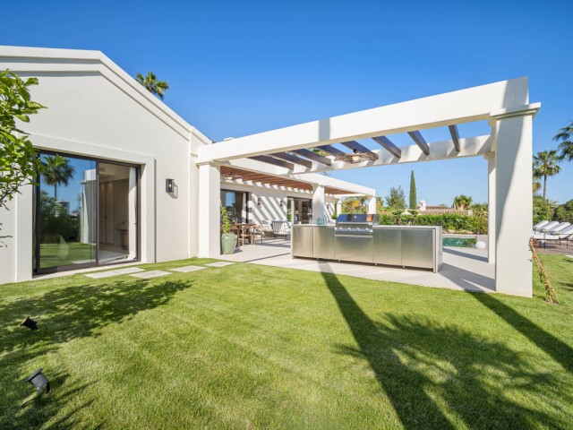 4 Schlafzimmer Villa in Nueva Andalucía