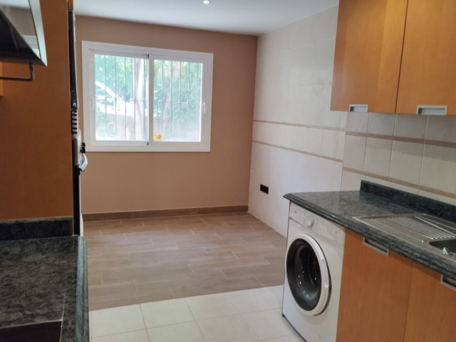 Apartamento con 3 Dormitorios  en Marbella
