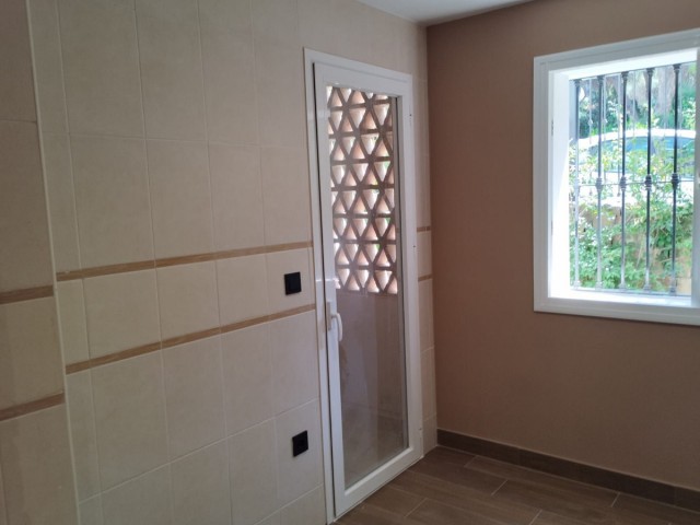 Apartamento con 3 Dormitorios  en Marbella