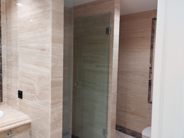 Apartamento con 3 Dormitorios  en Marbella