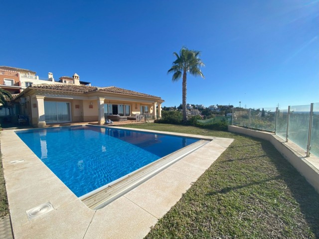 7 Sovrums Villa i Elviria