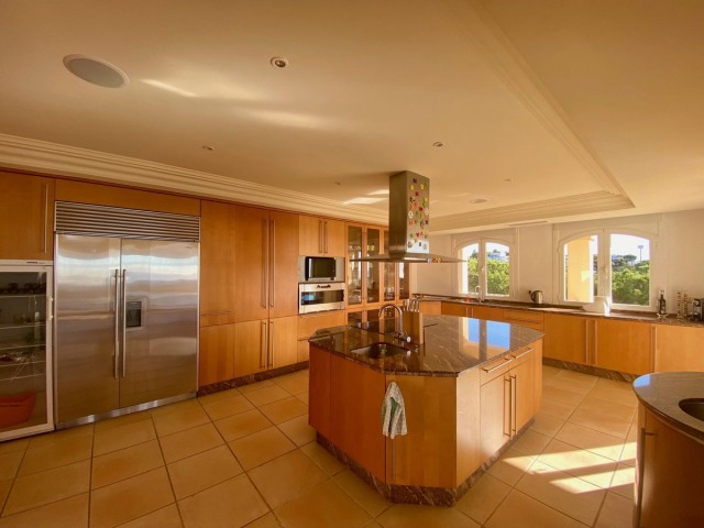 7 Sovrums Villa i Elviria