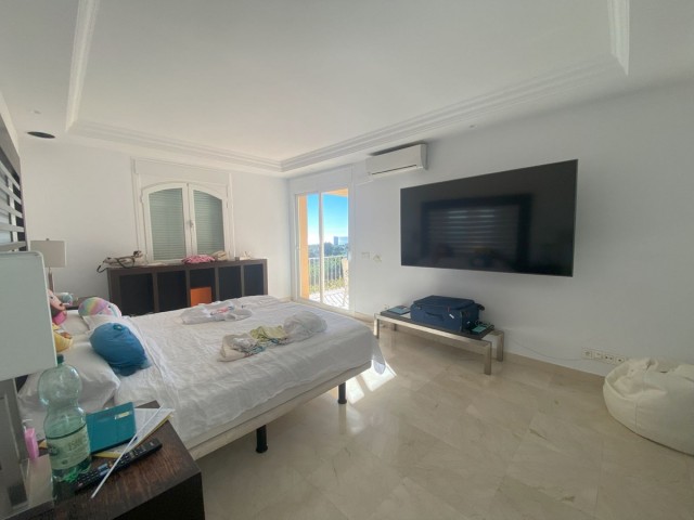 7 Sovrums Villa i Elviria