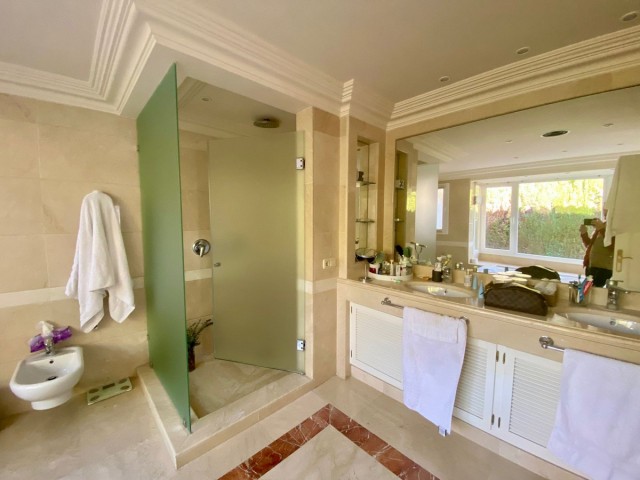 7 Sovrums Villa i Elviria