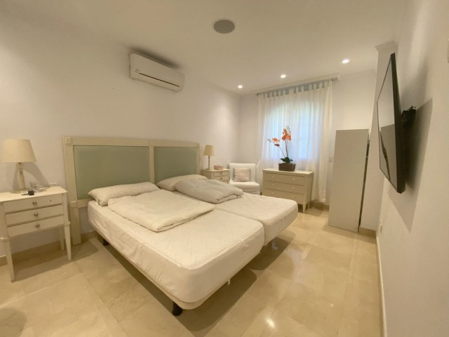 7 Sovrums Villa i Elviria