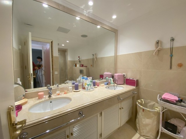 7 Sovrums Villa i Elviria