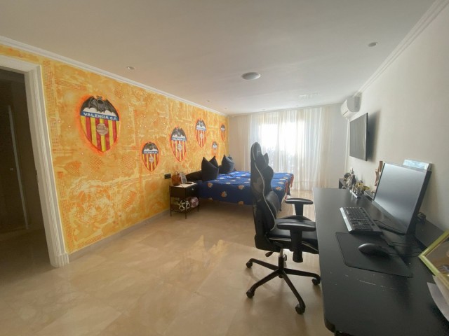 7 Sovrums Villa i Elviria