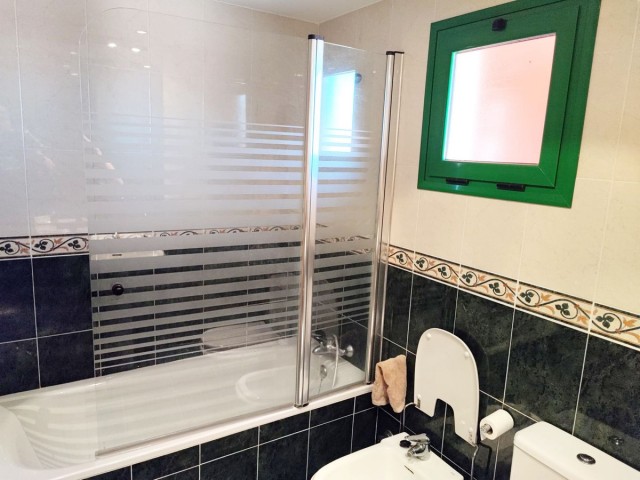 Apartamento con 4 Dormitorios  en Torreblanca