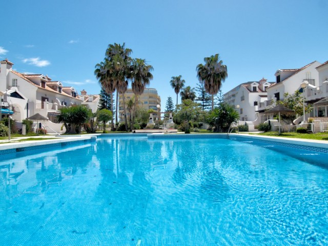 Apartamento con 3 Dormitorios  en Fuengirola