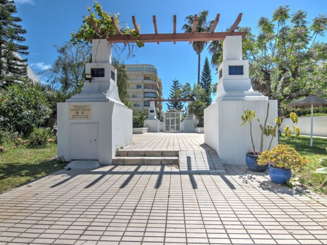 Apartamento con 3 Dormitorios  en Fuengirola