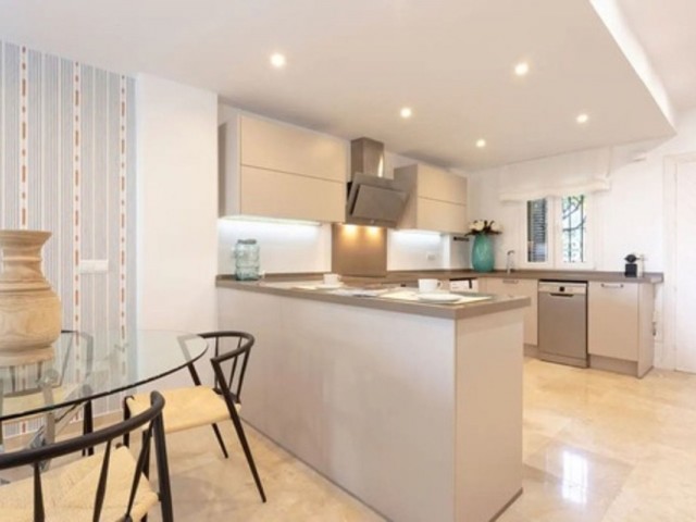 Maison mitoyenne avec 2 Chambres  à Estepona
