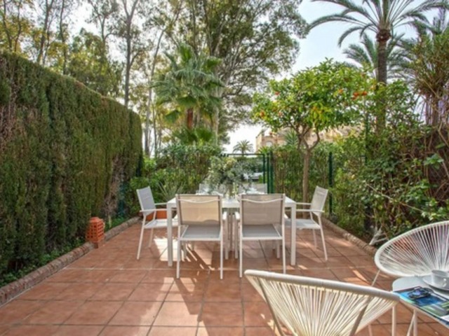 Maison mitoyenne avec 2 Chambres  à Estepona