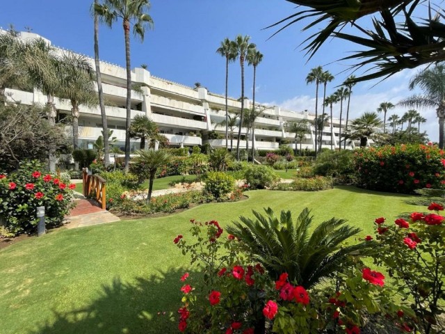 Apartamento con 3 Dormitorios  en Puerto Banús