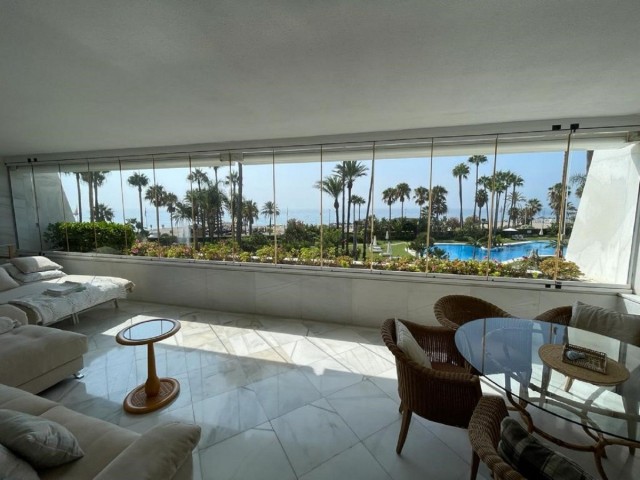 Apartamento con 3 Dormitorios  en Puerto Banús