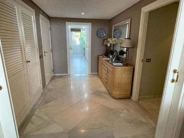 3 Makuuhuoneen Huoneisto Puerto Banús