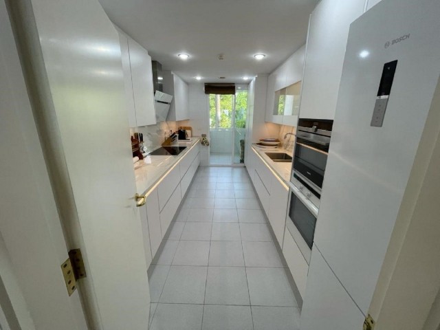 3 Makuuhuoneen Huoneisto Puerto Banús