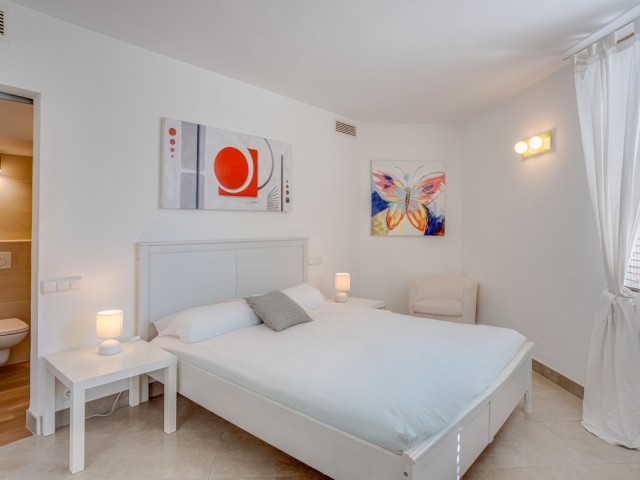 8 Sovrums Villa i Elviria