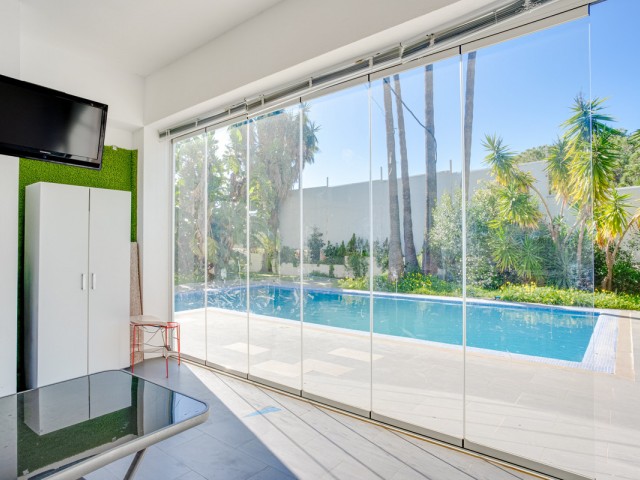 8 Sovrums Villa i Elviria