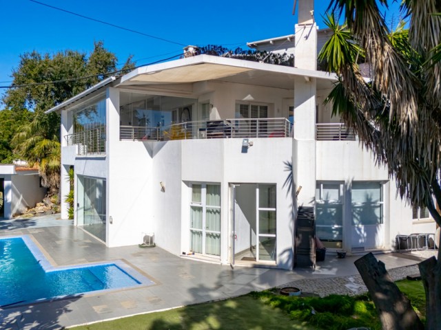 8 Sovrums Villa i Elviria
