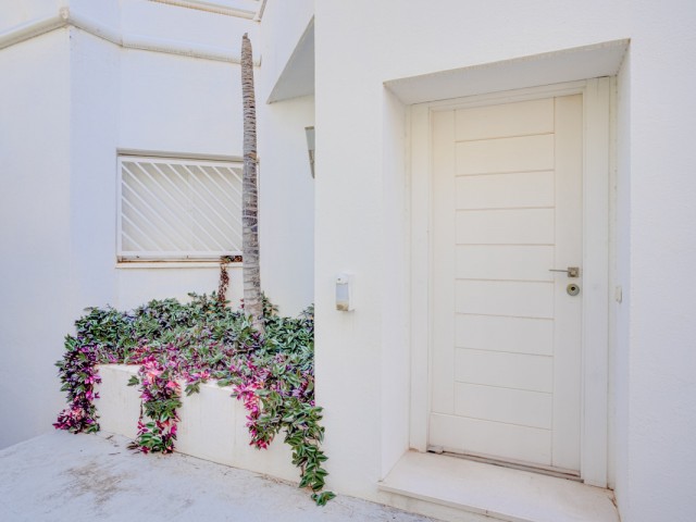8 Sovrums Villa i Elviria