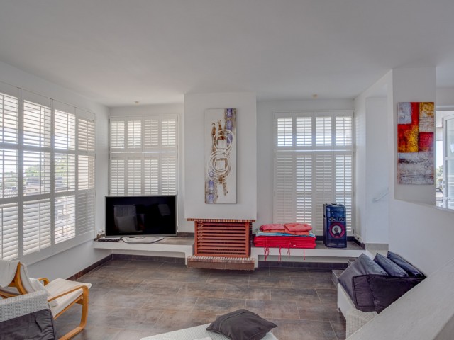 Villa avec 8 Chambres  à Elviria