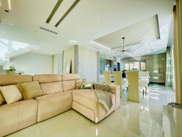 4 Bedrooms Villa in Benalmadena