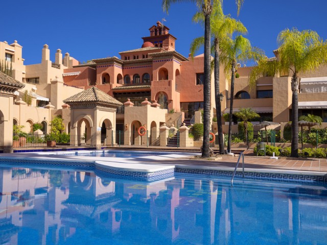 Apartamento, Estepona, R5108974