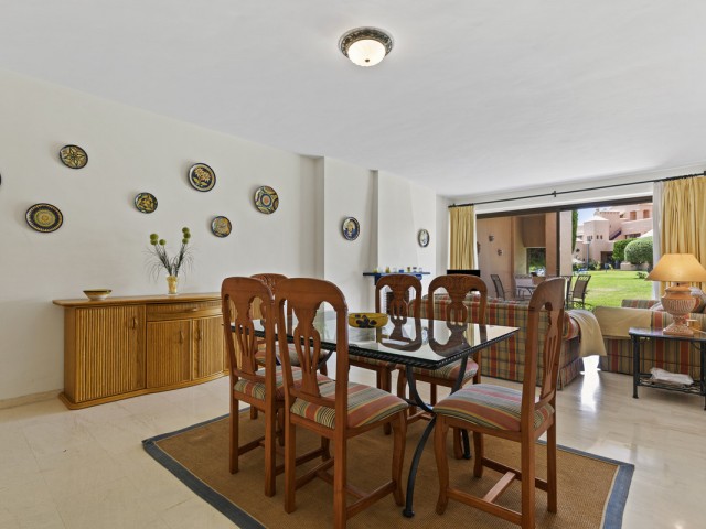 Apartamento, Estepona, R5108974