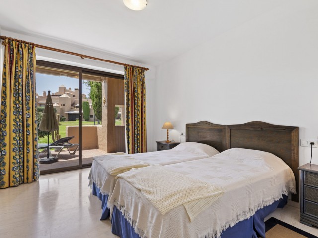 Apartamento con 2 Dormitorios  en Estepona