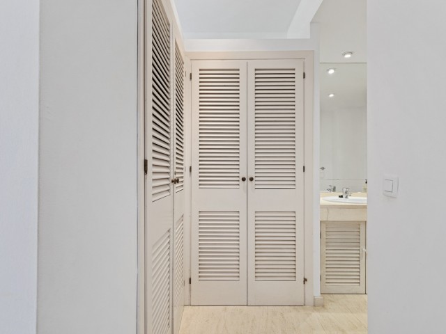 Apartamento con 2 Dormitorios  en Estepona