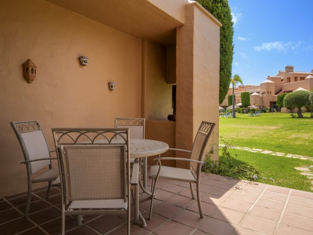 Apartamento con 2 Dormitorios  en Estepona