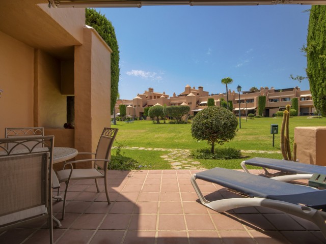 Apartamento con 2 Dormitorios  en Estepona