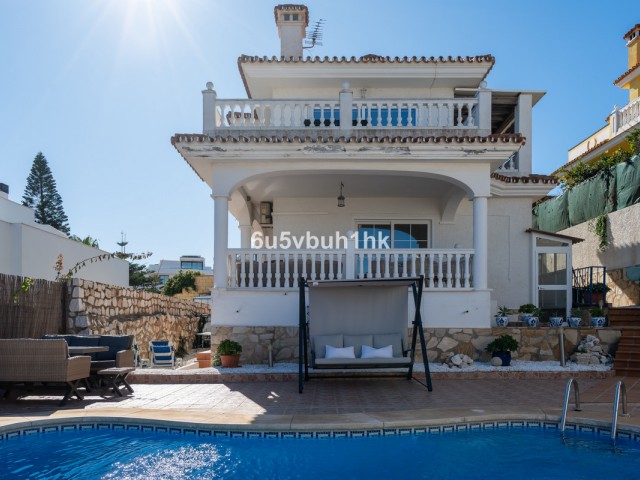 5 Bedrooms Villa in Fuengirola