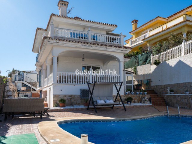 5 Bedrooms Villa in Fuengirola