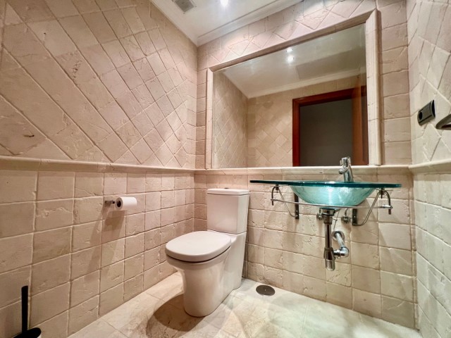 Apartamento con 2 Dormitorios  en Marbella
