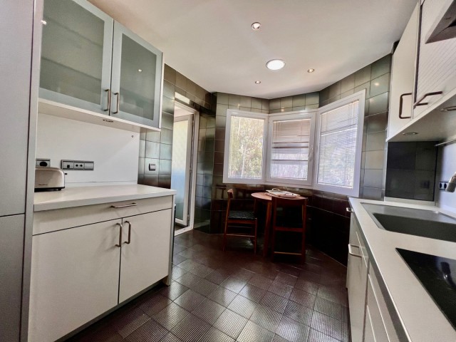 Apartamento con 2 Dormitorios  en Marbella