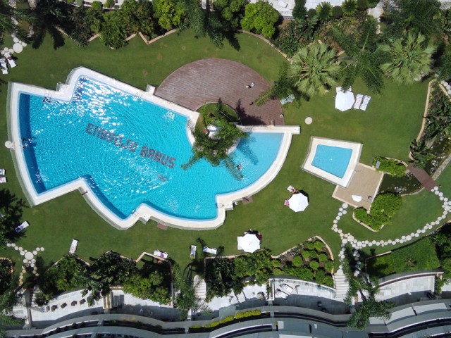 Apartamento con 2 Dormitorios  en Marbella