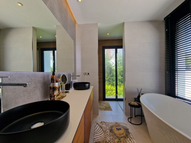 5 Soveroms Villa i Marbella