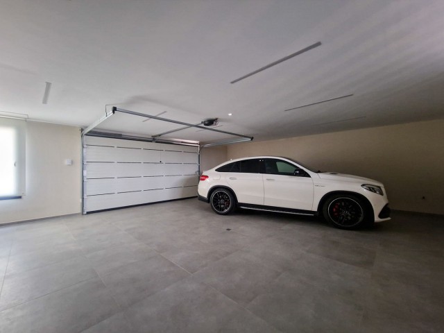 5 Soveroms Villa i Marbella
